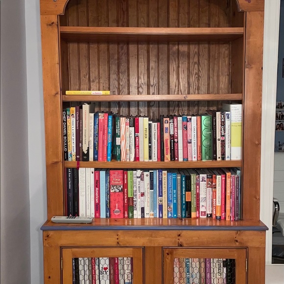 Hutch (custom, hand painted, wooden) - Picture 3 of 3